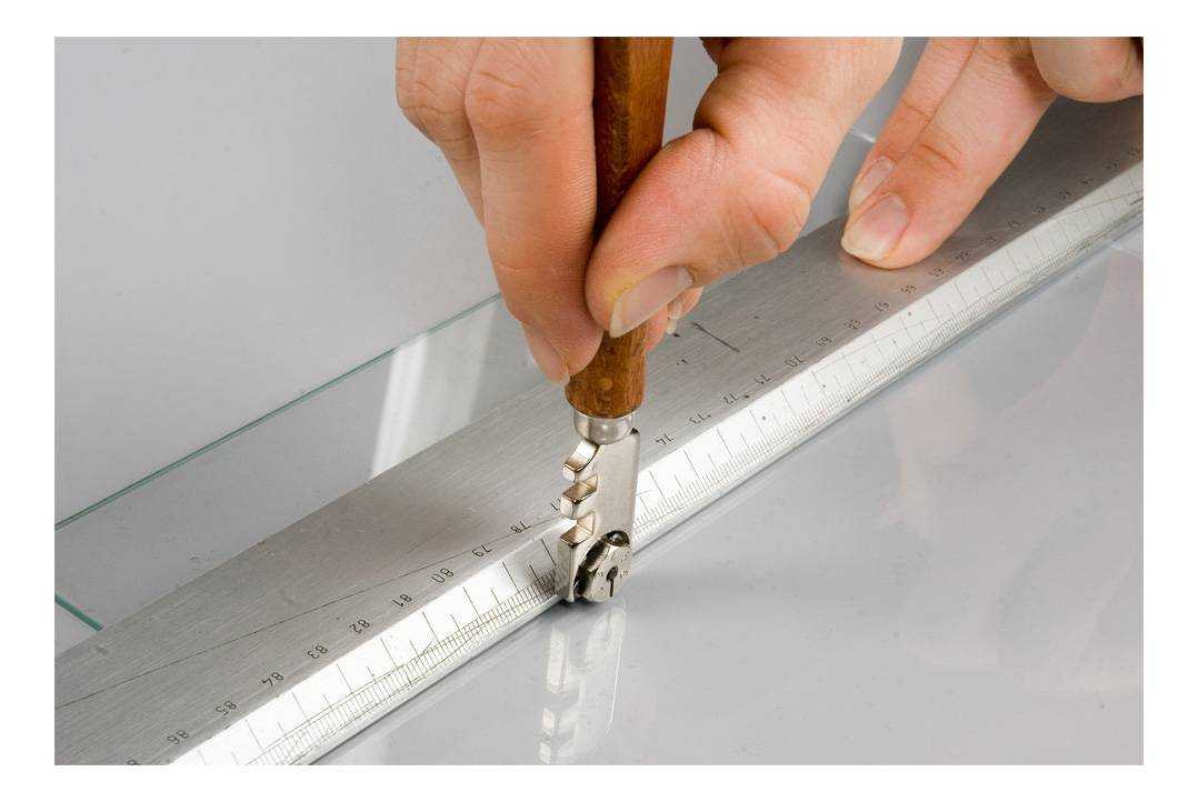 Разрезаем стекло в домашних условиях: как правильно резать? обзор