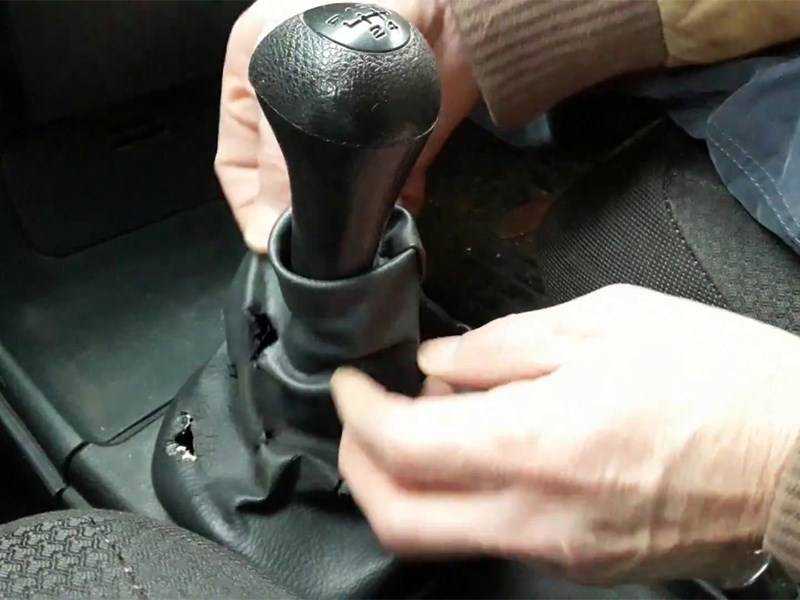 Снятие и установка рычага кпп на ваз 2107