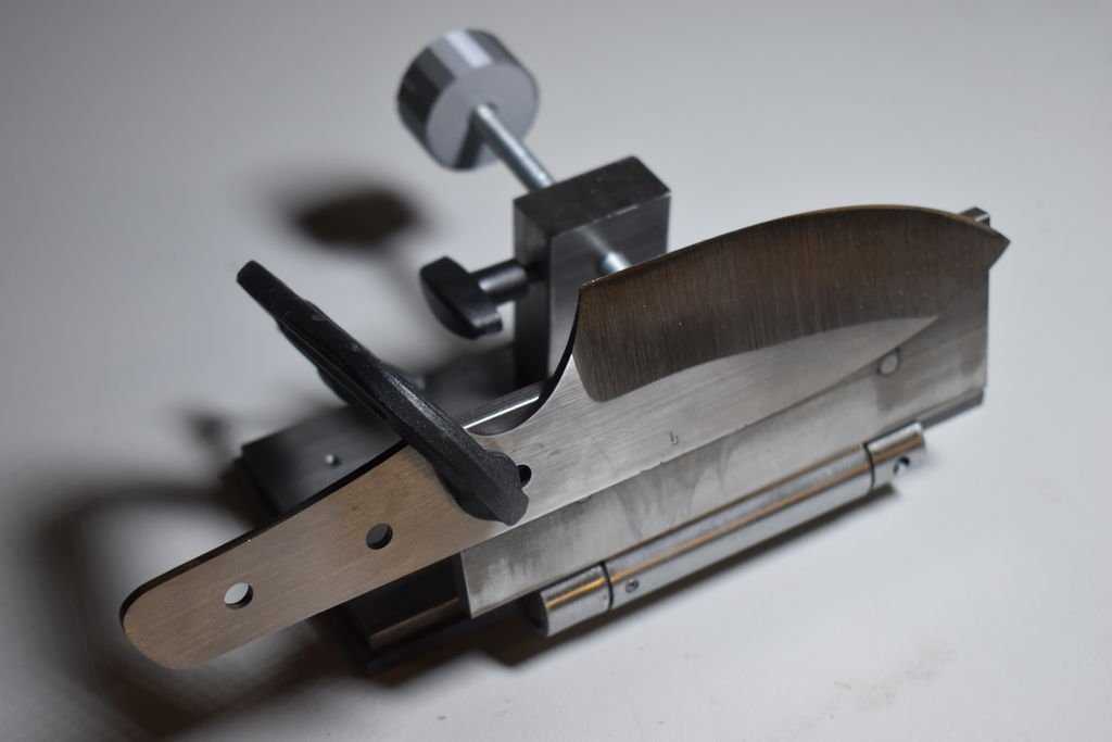 Как сделать станок для заточки строгальных ножей?