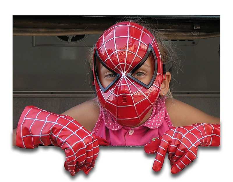 Как сделать маску человека-паука своими руками