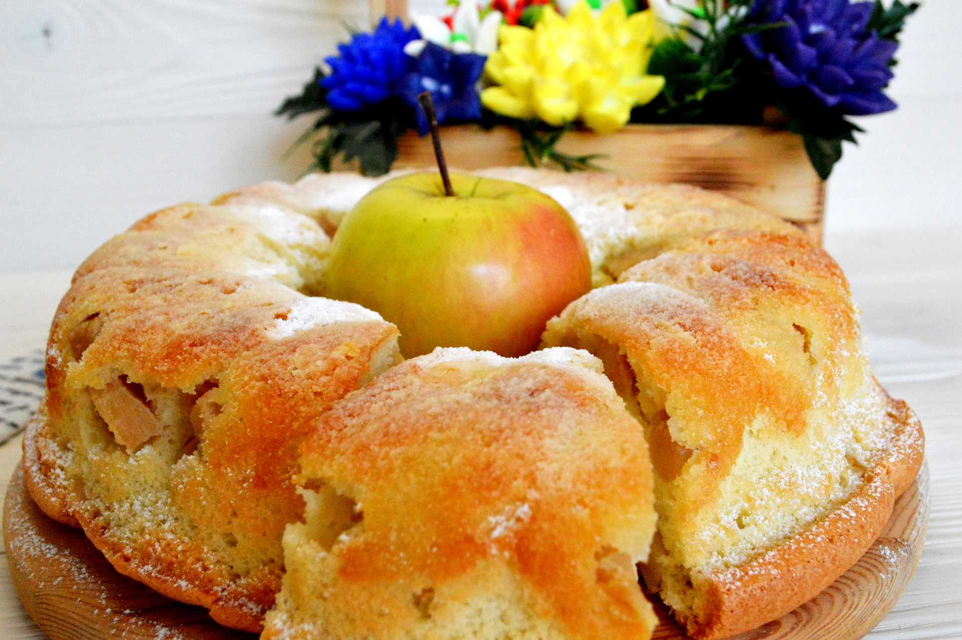 Творожная шарлотка с яблоками в духовке пошаговый рецепт с фото классический